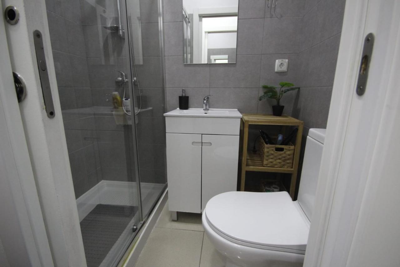 Antique M1 R1 - Amazing Double Room With Shared Bathroom In Marques Pombal Lisboa Exterior foto